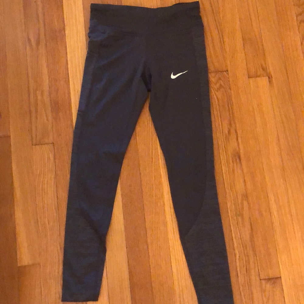 Nike Dry fit dark grey leggings🤍🤍